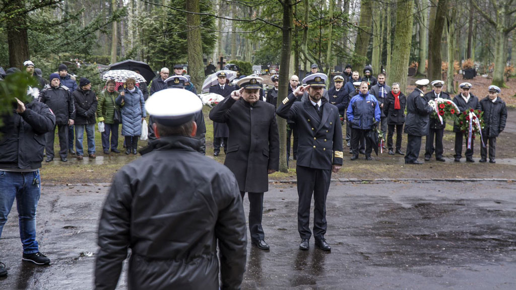 Uroczystości 26. rocznicy zatonięcia promu Jan Heweliusz na Cmentarzu Centralnym