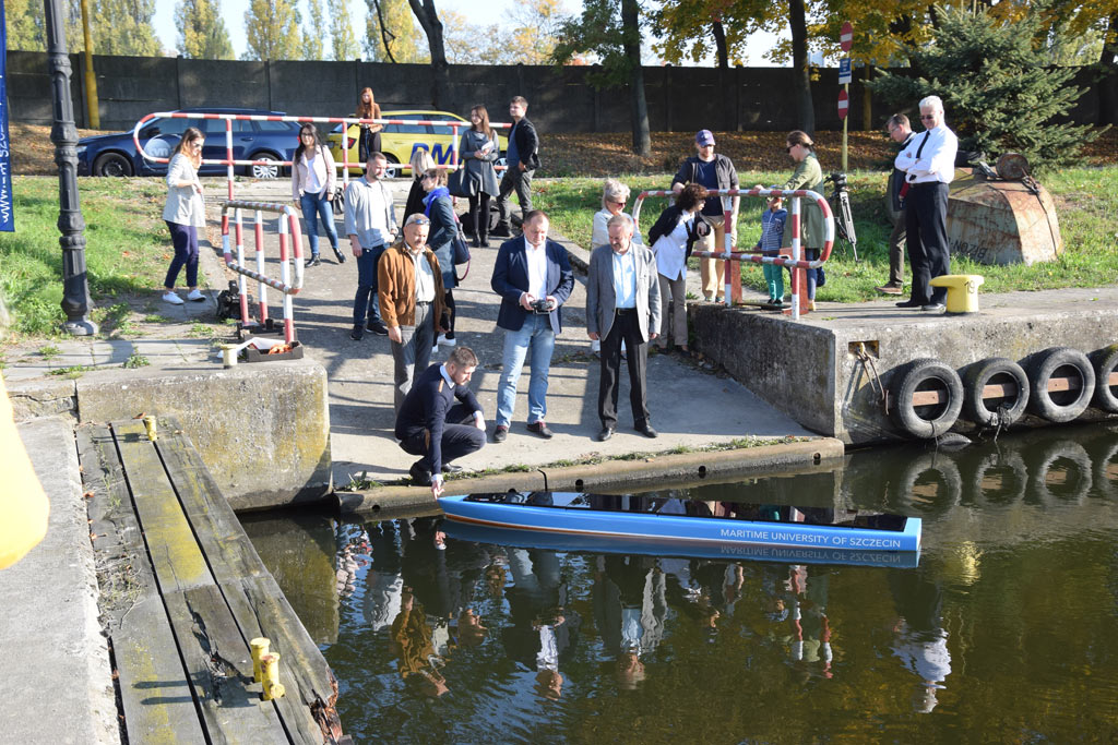 Unmanned vessel model on water