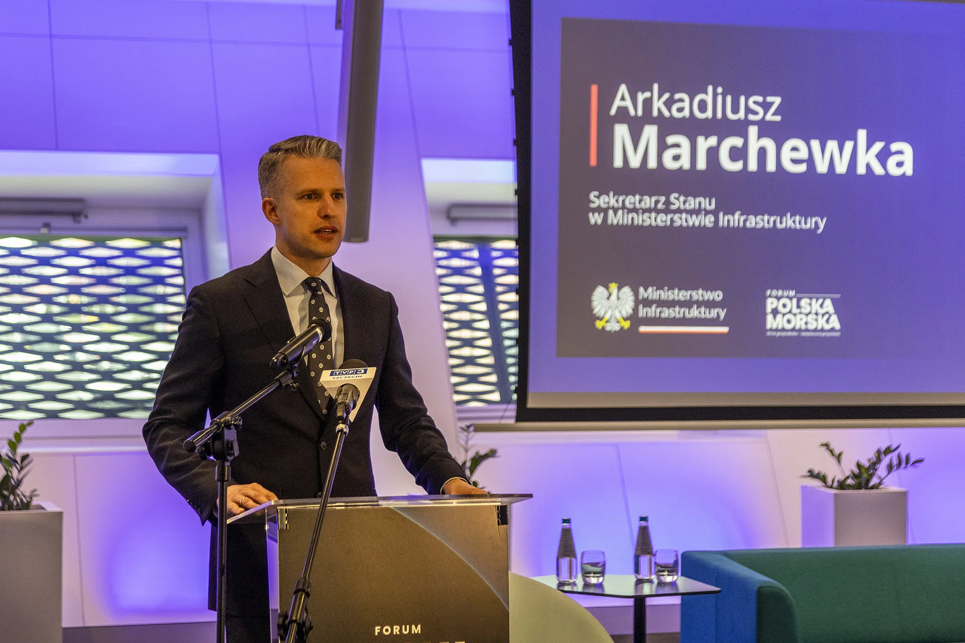 Wiceminister Infrastruktury Arkadiusz Marchewka otwiera konferencję Forum Polska Morska 2025