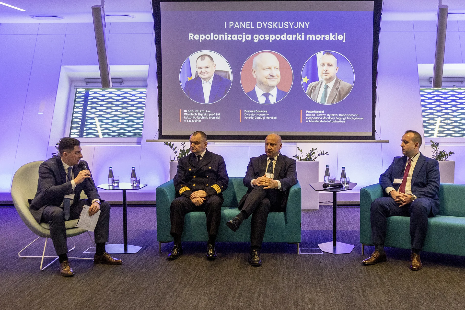4 uczestników panelu dyskusyjnego "Repolonizacja gospodarki morskiej" podczas Forum Polska Morska