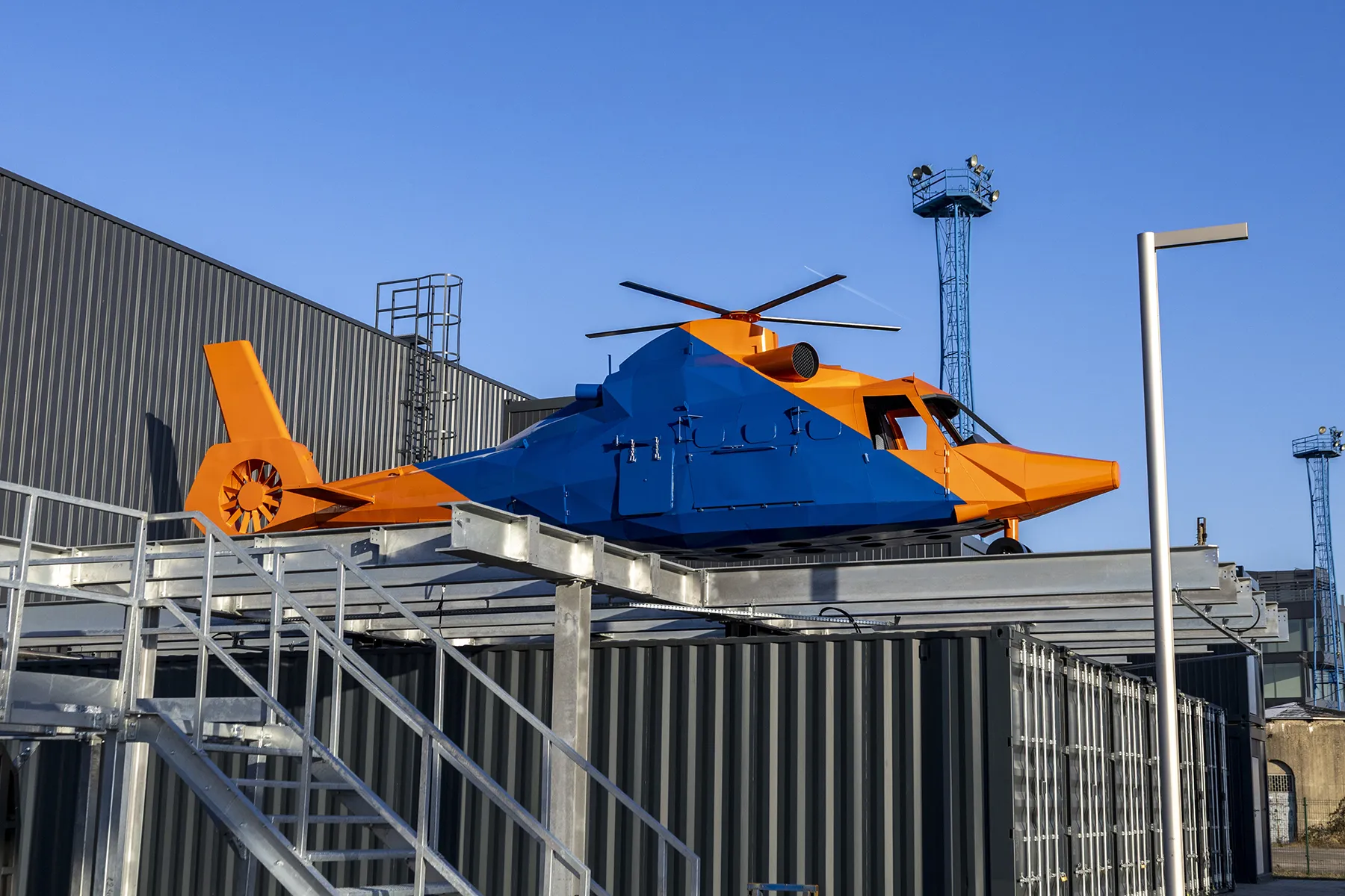 Model helikoptera rzeczywistych rozmiarów do szkoleń w POSRM