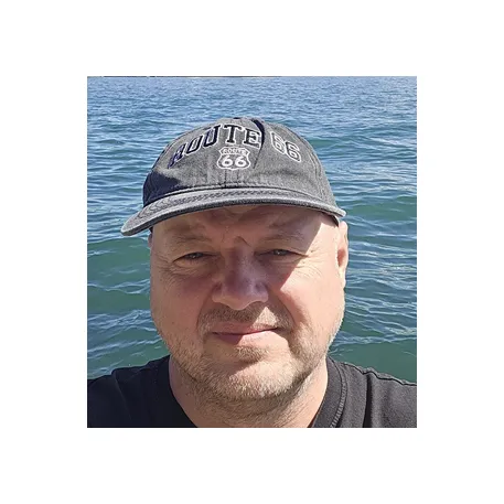 Naukowiec i inżynier, specjalista w dziedzinie silników okrętowych i autonomicznych pojazdów podwodnych, od 2017 r. jest profesorem na Wydziale Inżynierii Mechanicznej i Okrętownictwa Politechniki Gdańskiej. Przez 19 lat związany z Akademią Morską w Gdyni. Obecnie kieruje Zakładem Automatyki i Energetyki Morskiej. Jego działalność naukowa koncentruje się na procesach spalania w silnikach okrętowych, diagnostyce złożonych obiektów technicznych w tym łożysk wału śrubowego. Angażuje się w projekty badawcze, m.in. dotyczące autonomicznych pojazdów podwodnych do wykrywania i identyfikacji min morskich.  Jest m.in. współtwórcą pojazdu TUKAN. Jest członkiem Rady Technicznej PRS w tym przewodniczącym zespołu 13. Uczestniczy w pracach komisji i organizacjach międzynarodowych związanych z bezpieczeństwem morskim i ochroną środowiska oraz pełni funkcję edytora pomocniczego w czasopiśmie Polish Maritime Research. Za osiągnięcia naukowe i organizacyjne otrzymał m.in. Brązowy Krzyż Zasługi oraz liczne nagrody rektorskie w obu uczelniach.