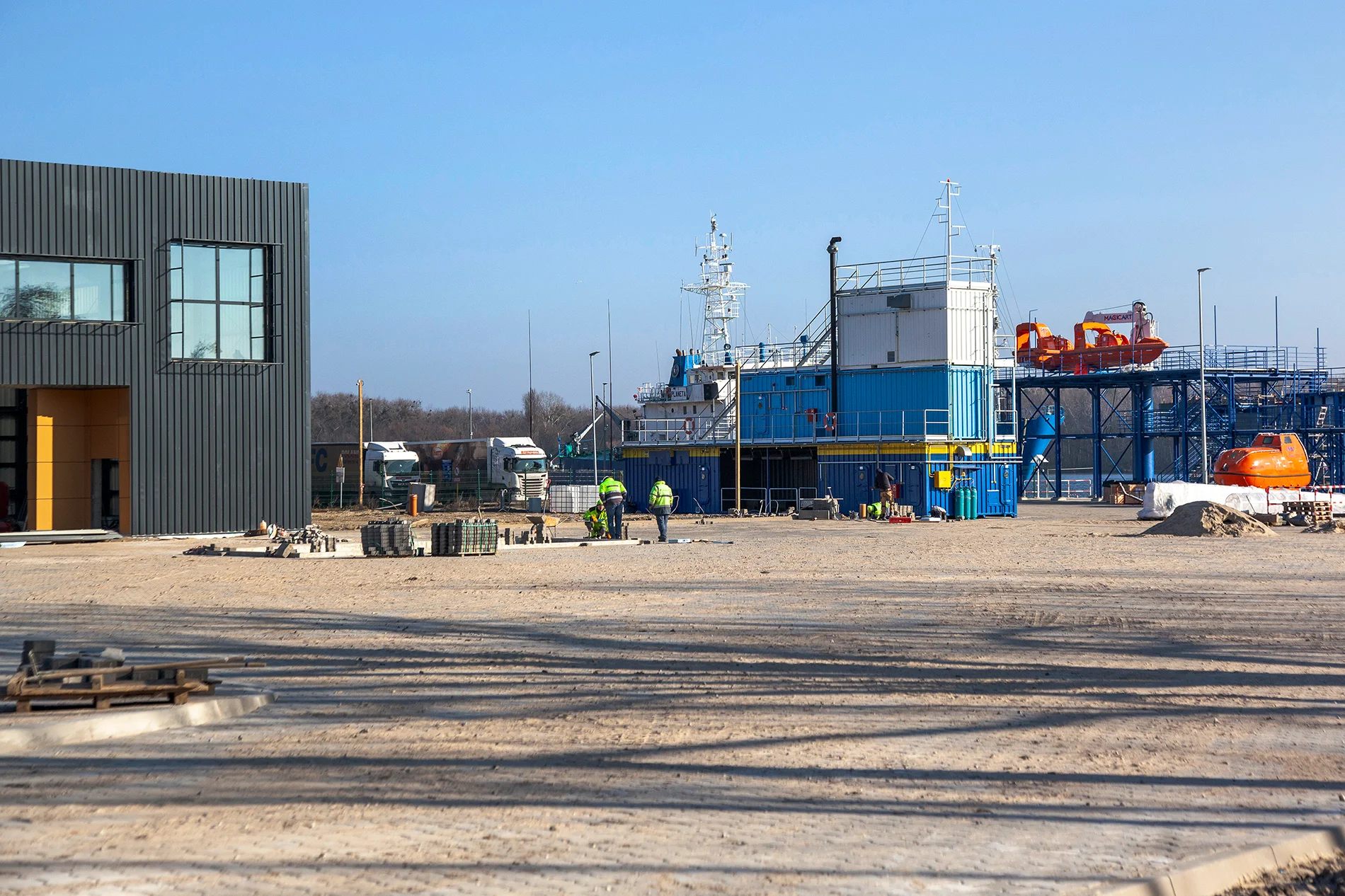 Komory dymowe na terenie POSRM w Szczecinie
