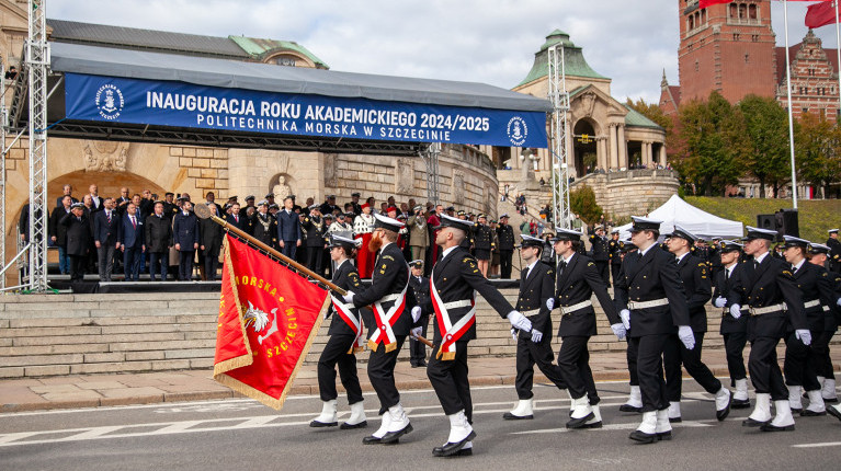 Kompania Honorowa PM na uroczystości inauguracji roku akademickiego 2024/25 na Politechnice Morskiej w Szczecinie