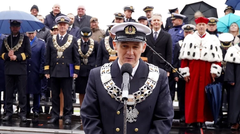 Dziekan WGiOŚ Witold Kazimierski przemawia podczas uroczystości inauguracji roku akademickiego na PM