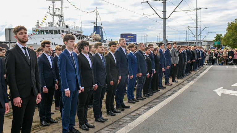 Studenci Politechniki Morskiej podczas inauguracji roku akademickiego 2024/25 na Politechnice Morskiej w Szczecinie