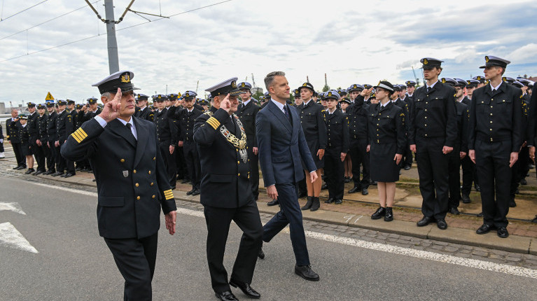 Odbiór pododdziałów studentów PM przed inauguracją przez Sekretarza Stanu A. Marchewkę