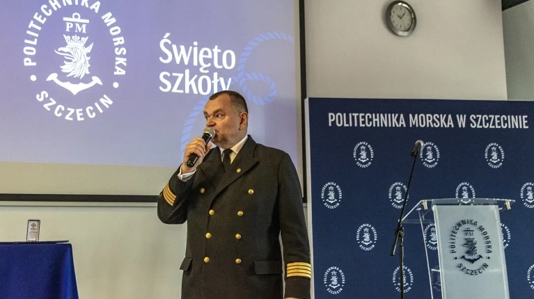 Rektor PM Wojciech Ślączka przemawia na uroczystym posiedzeniu Senatu PM w dniu Święta Szkoły
