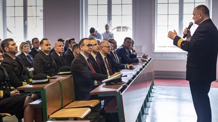 Rektor PM Wojciech Ślączka przemawia na uroczystym posiedzeniu Senatu PM w dniu Święta Szkoły