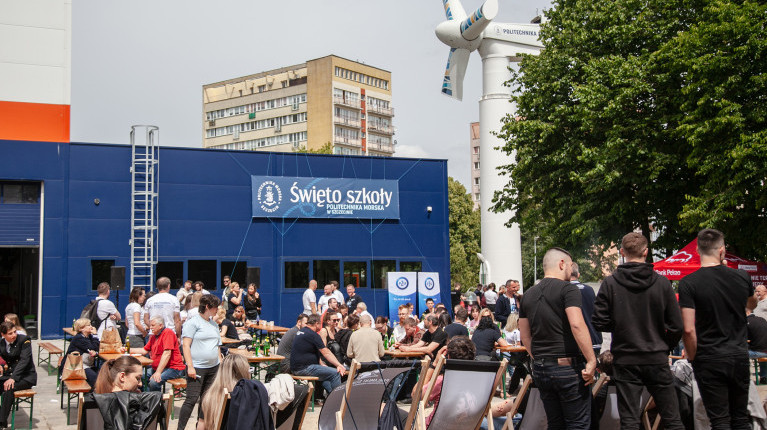 Święto Szkoły - czas relaksu dla studentów i pracowników na kampusie na ul. Willowej