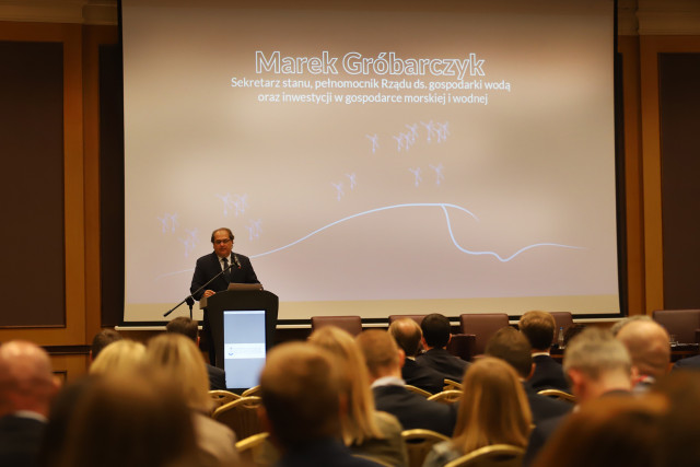 Sekretarz Stanu w Ministerstwie Infrastruktury Marek Gróbarczyk podczas przemówienia