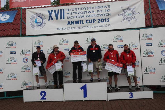 Załoga Akademii Morskiej w Szczecinie na podium