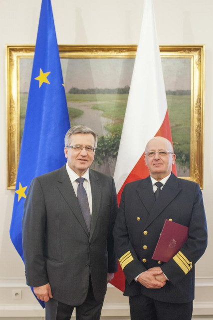 Prezydent RP Bronisław Komorowski i prof. dr hab. inż. Janusz Grabian z Akademii Morskiej w Szczecinie