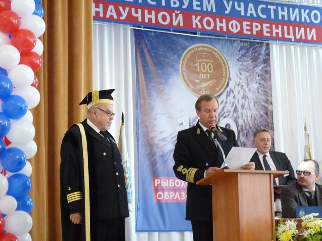 Rektor AM Stanisław Gucma odbiera tytuł doktora honoris causa