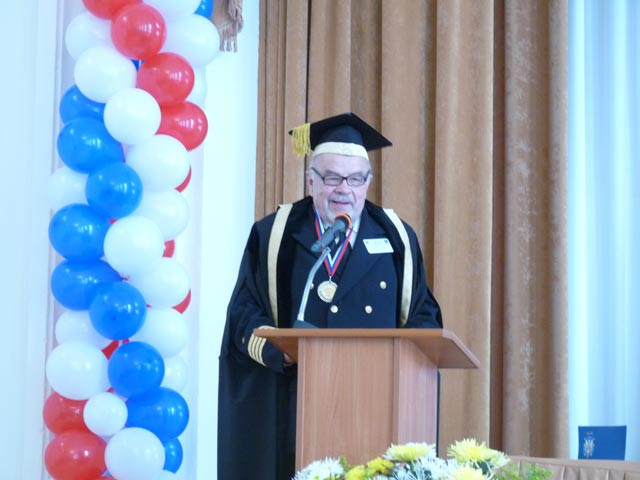 Rektor AM Stanisław Gucma odbiera tytuł doktora honoris causa