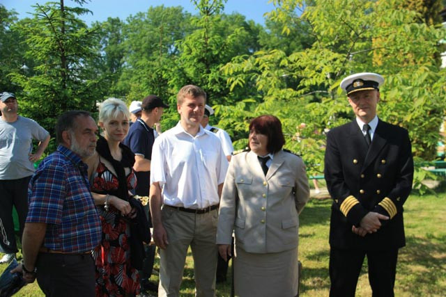 Uroczyste otwarcie Szalupiady 2013 przed budynkiem OSRM