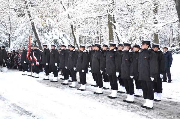 Kompania Honorowa AM podczas uroczystości w 20. rocznicę zatonięcia promu Heweliusz