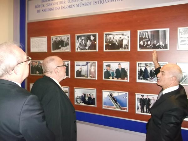 Rektor Akademii Morskiej w Szczecinie prof. dr hab. inż. kpt. ż.w. Stanisław Gucma podczas wizyty w Baku