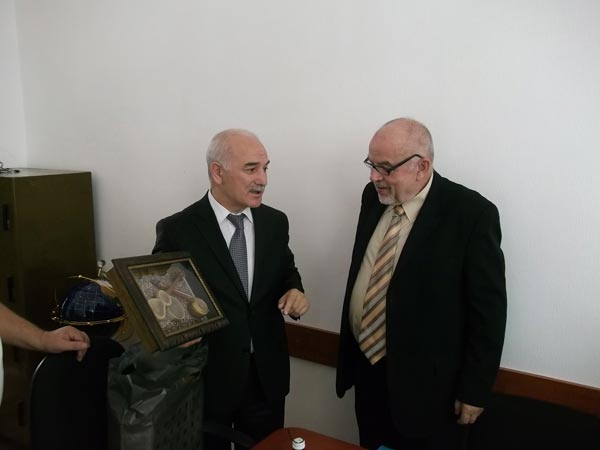 Rektor Akademii Morskiej w Szczecinie prof. dr hab. inż. kpt. ż.w. Stanisław Gucma podczas wizyty w Baku