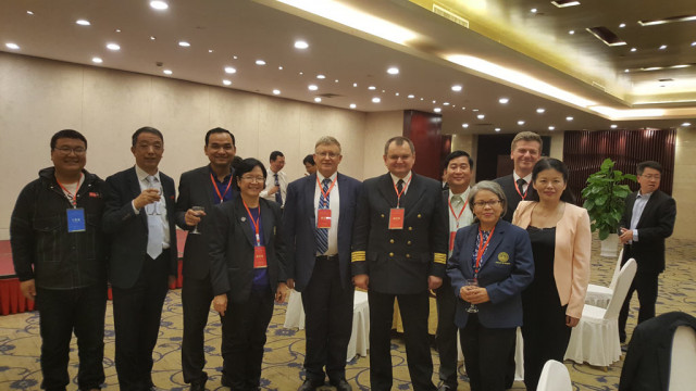 MUS delegation with the hosts during visit in China