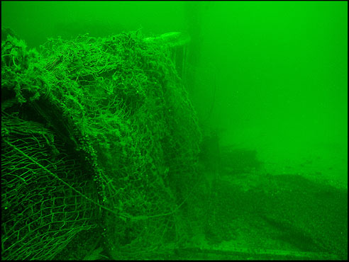 A “ghost net” woven into the Memela wreck.