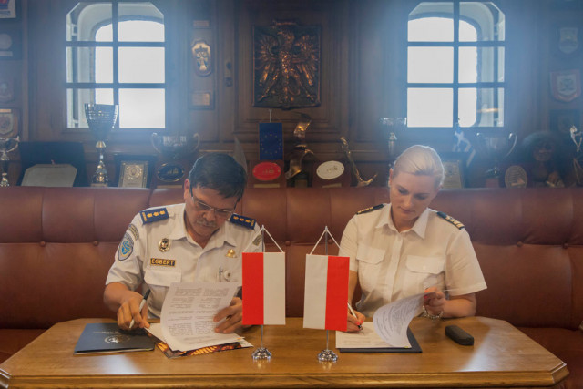 Signing the Memorandum of cooperation between MUS and Sekolah Tinggi Ilmu Pelayaran - participants 