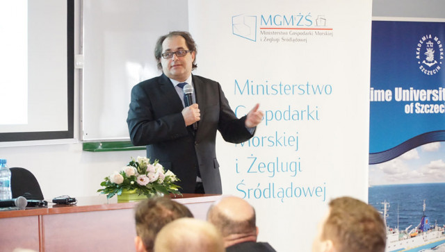 Minister Marek Gróbarczyk