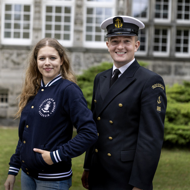 studentka i student Politechniki Morskiej