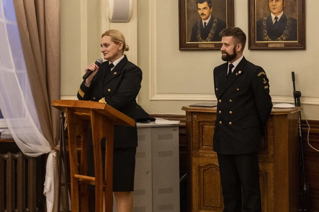 Agnieszka Deja przemawia do zebranych gości