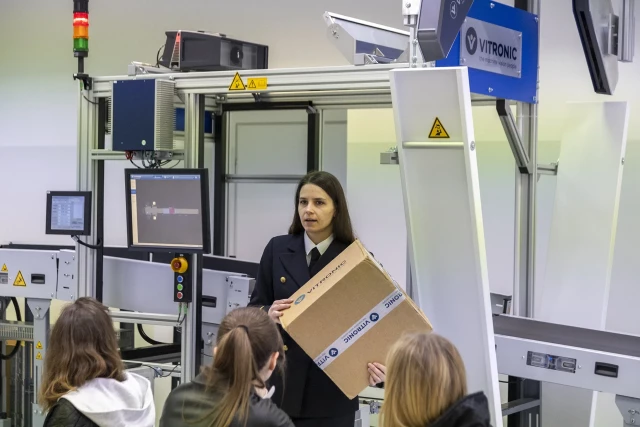 Prezentacja laboratorium na WIET podczas Dni Otwartych PM 