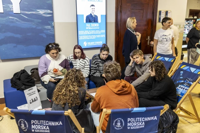 Studenci podczas obchodów Międzynarodowego Dnia Studentów ma PM