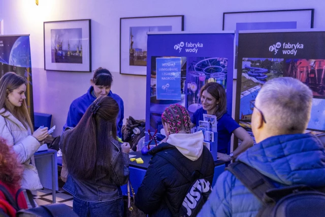 Studenci PM bawią się podczas obchodów Międzynarodowego Dnia Studentów ma PM