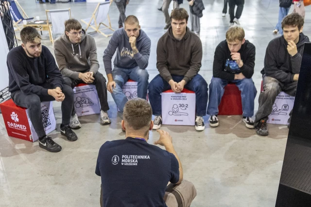 Pracownicy PM na stoisku MUSTC na targach EduPower 2025