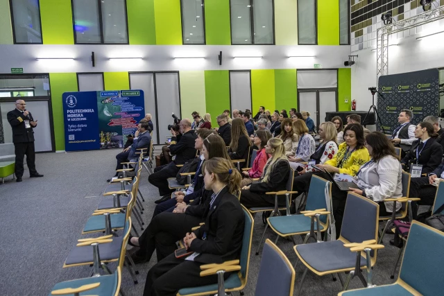 Uczestnicy konferencji podczas obrad