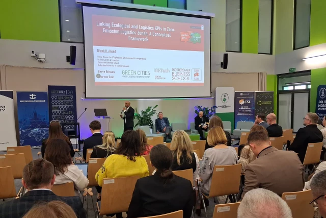 Uczestnicy konferencji podczas obrad