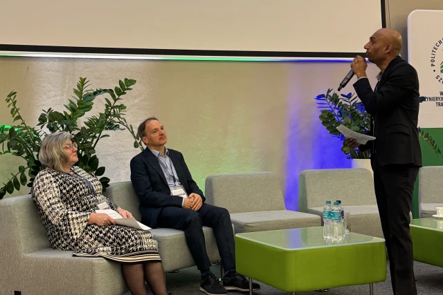 Uczestnicy konferencji podczas obrad