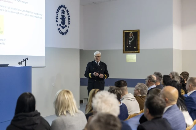 Zbigniew Szozda podczas wykładu