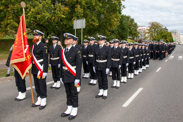 Kompania Honorowa PM na uroczystości inauguracji roku akademickiego 2024/25 na Politechnice Morskiej w Szczecinie