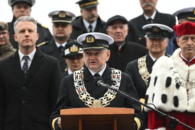 Rektor PM Wojciech Ślączka przemawia podczas uroczystej inauguracji roku akademickiego na Politechnice Morskiej w Szczecinie