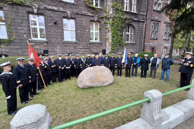 Spotkanie przy kamieniu upamiętniającym PSM