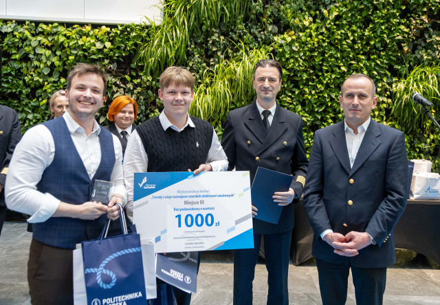 Rozdanie nagród w konkursie MEWy 2026 w atrium Urzędu Marszałkowskiego w Szczecinie.