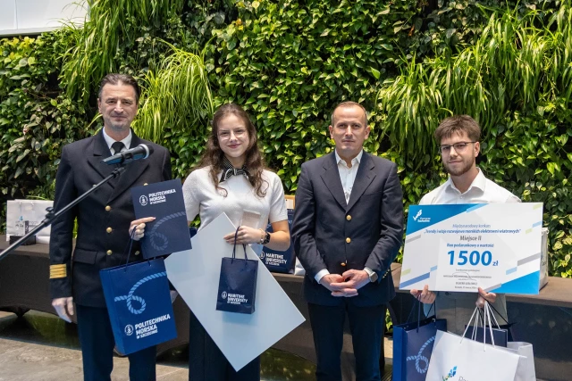 Rozdanie nagród w konkursie MEWy 2026 w atrium Urzędu Marszałkowskiego w Szczecinie.