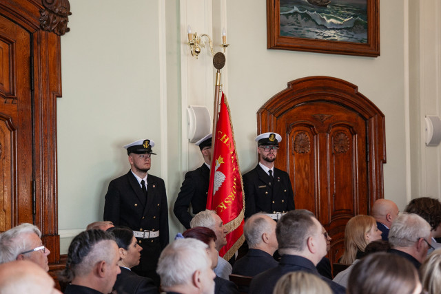 Poczet Sztandarowy KH w Sali Senatu PM podczas uroczystości nadania doktoratu honoris causa