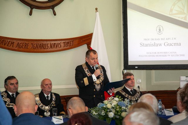 Rektor PM przemawia na uroczystości nadania tytułu doktora honoris causa prof. Stanisławowi Gucmie