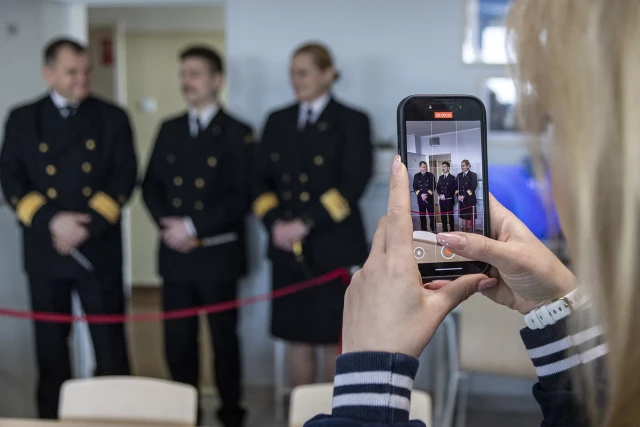 Rektor PM Wojciech Ślączka, Przewodniczący Parlamentu Studentów PM Michał Silski i Prorektor ds. studenckich Agnieszka Deja podczas otwarcia Pokoju Kół Naukowych w SDM Korab