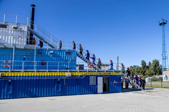 Pracownicy UM w Szczecinie podczas szkolenia pożarowego  na POSRM