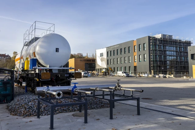 Cysterna do ćwiczeń i budynki POSRM w budowie (jesień 2025)