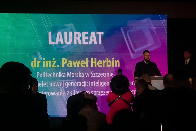 Paweł Herbin po odebraniu nagrody na Gali Innowacji, 