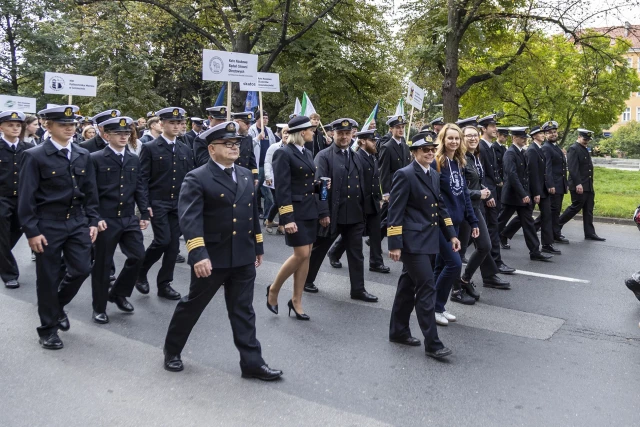 Uczestnicy Spacerku na Uniwerek
