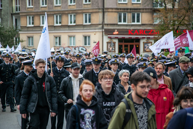 Studenci szczecińskich uczelni na Spacerku na Uniwerek